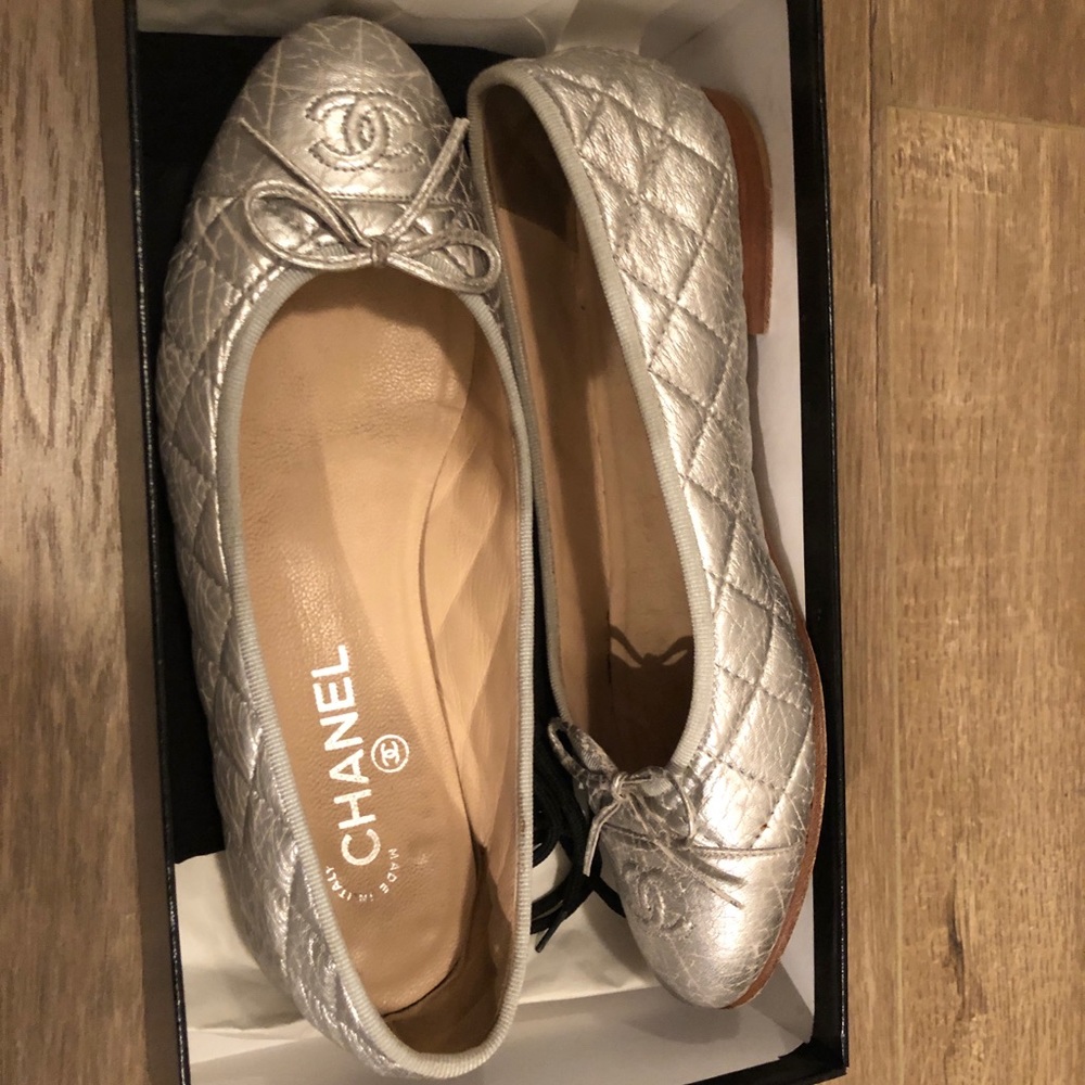 Chanel Silver Ballerina Quilted Cap Toe Cc Logo